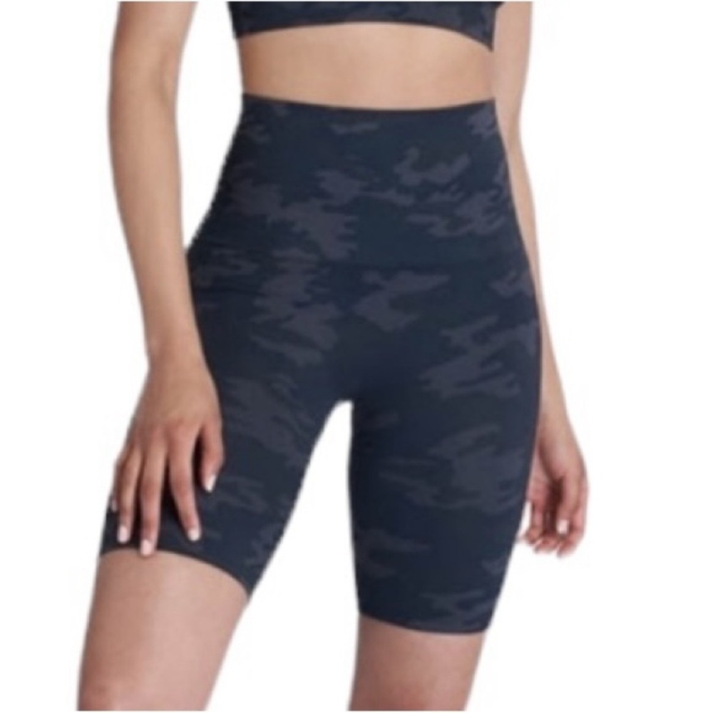 SPANX Lamn Bike Short Sz SMALL